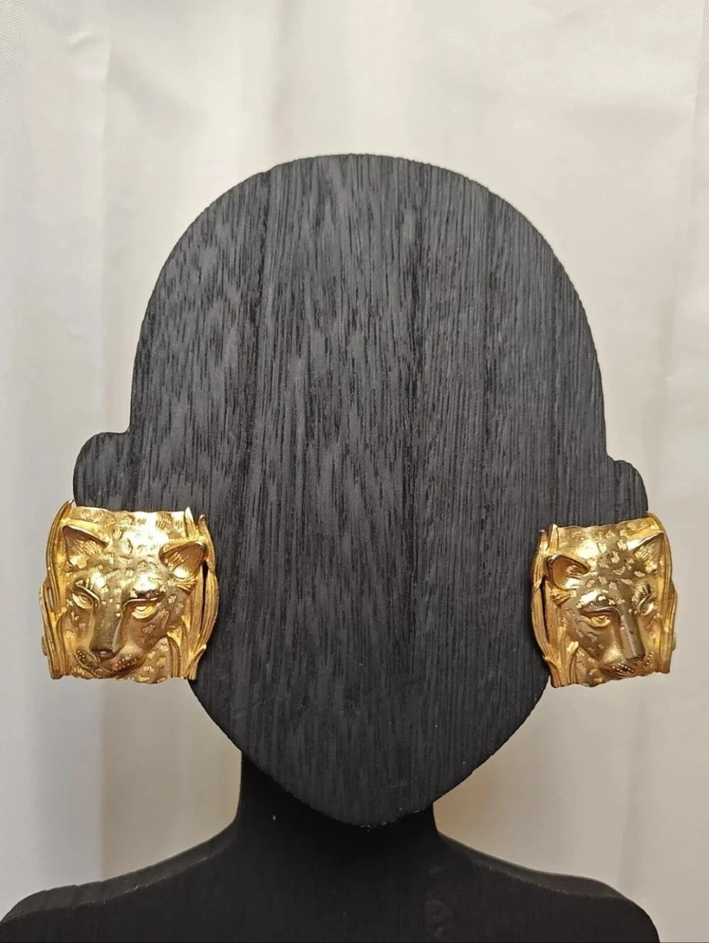 Vintage JJ Jonette 80s Artifacts Wild Jungle Cat Chunky Earrings Shiny Goldtone